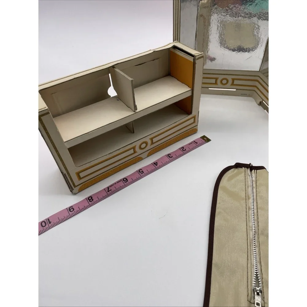 Vintage Barbie Fashion Shop Original 1962 Mirror,‎ Showcase Books Garment Bag